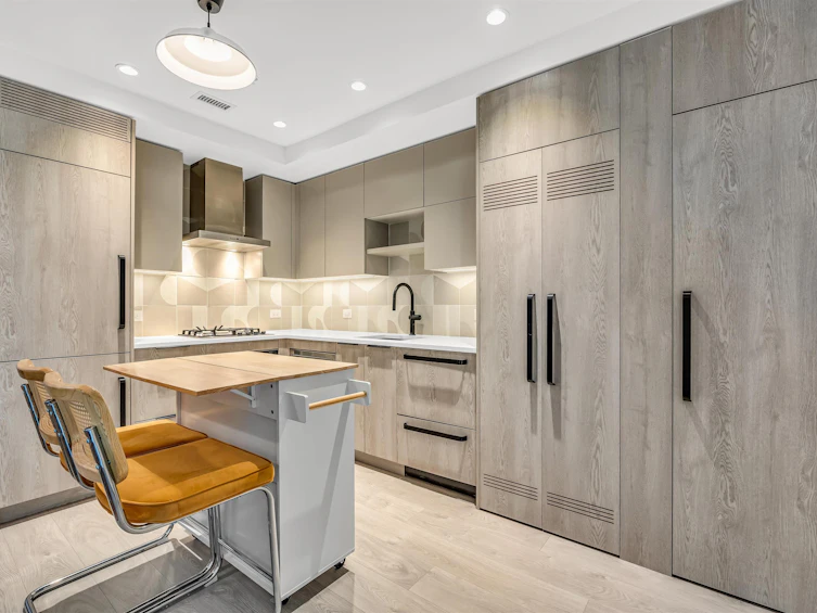 308 E 15th Avenue, Vancouver, BC, V5T 2R1 - 2