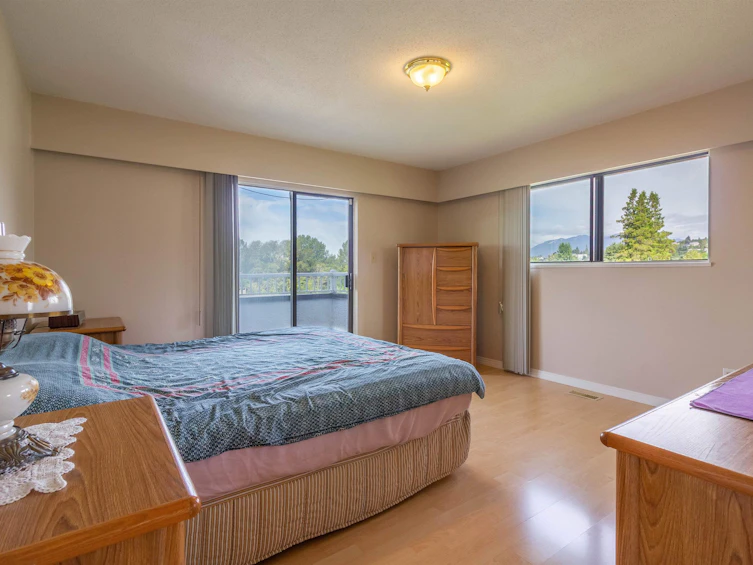 1450 Howard Avenue, Burnaby, BC, V5B 3S3 - 11
