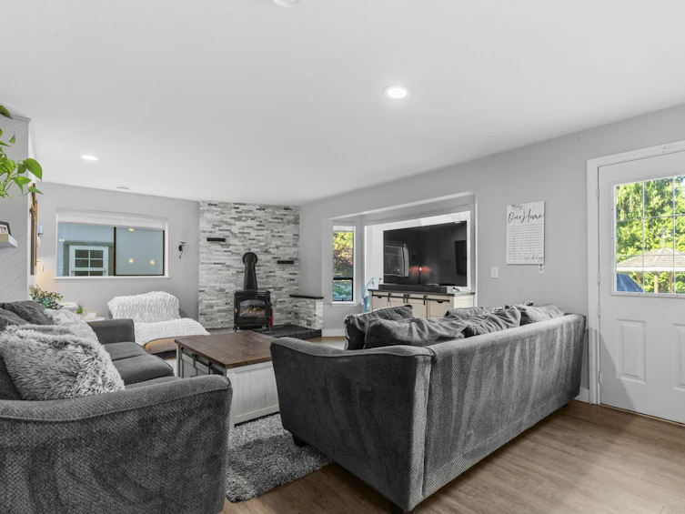 9233 Hayward Street, Mission, BC, V2V 1J1 - 22
