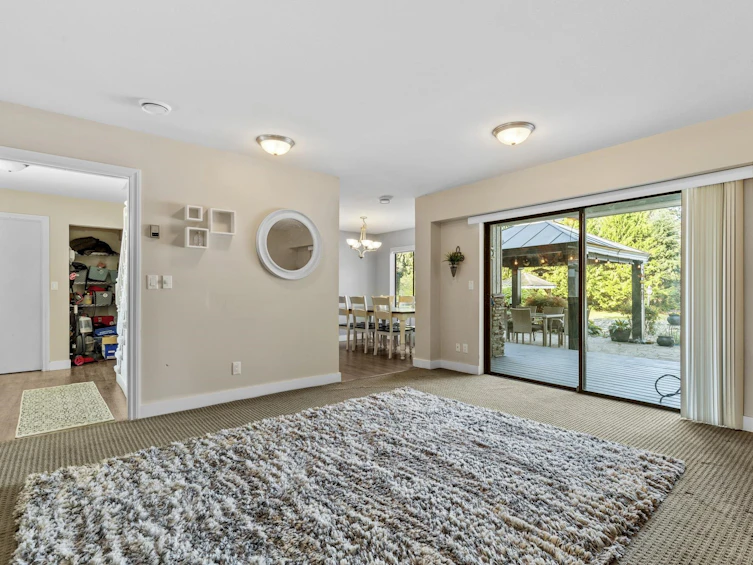 9233 Hayward Street, Mission, BC, V2V 1J1 - 6