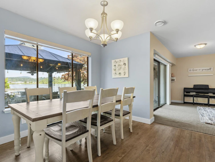 9233 Hayward Street, Mission, BC, V2V 1J1 - 14