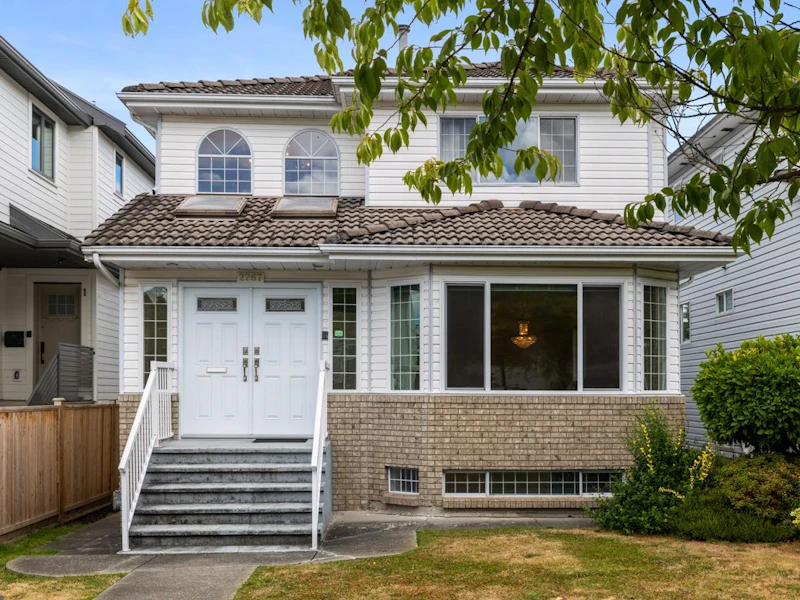 2267 E 35th Avenue, Vancouver BC V5P 1C1