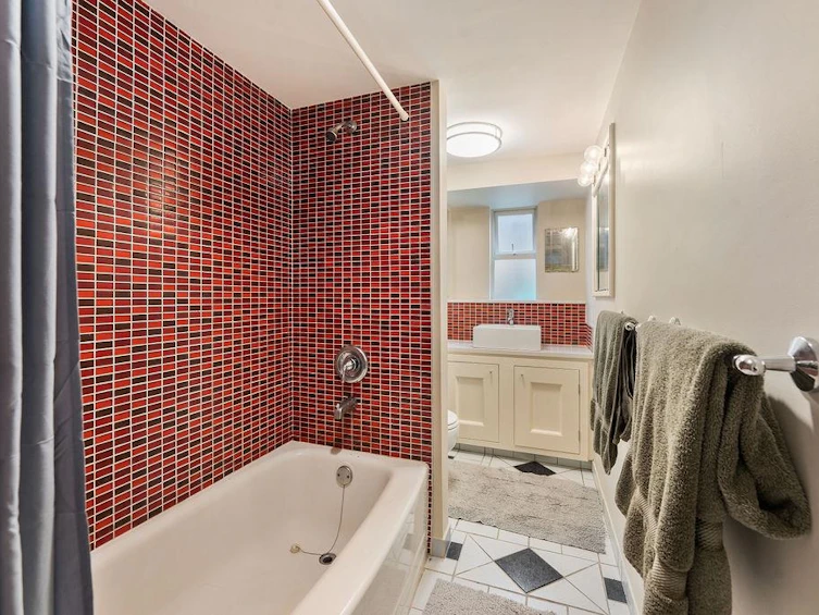 3205 E Georgia Street, Vancouver, BC, V5K 2L2 - 33