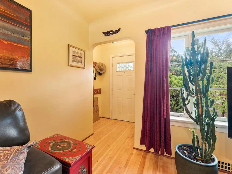 3205 E Georgia Street, Vancouver, BC, V5K 2L2 - 11