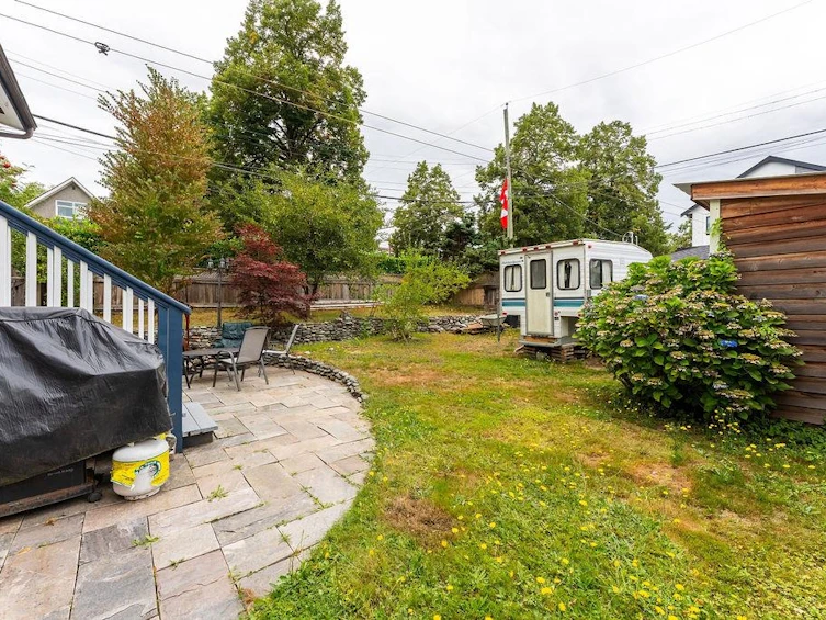 3205 E Georgia Street, Vancouver, BC, V5K 2L2 - 22