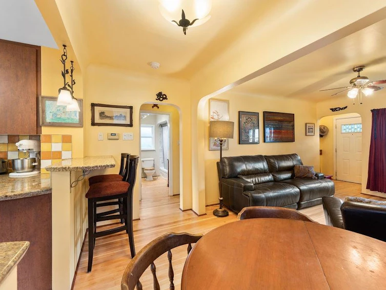 3205 E Georgia Street, Vancouver, BC, V5K 2L2 - 12