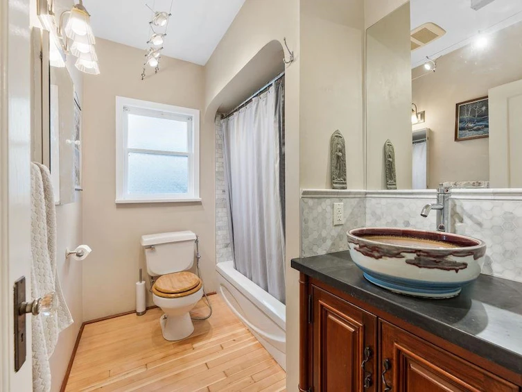 3205 E Georgia Street, Vancouver, BC, V5K 2L2 - 15