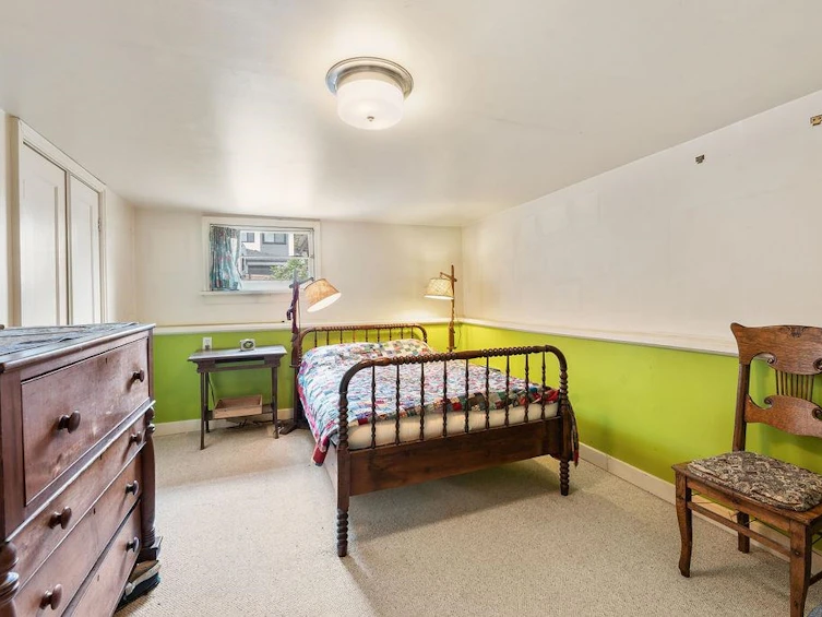 3205 E Georgia Street, Vancouver, BC, V5K 2L2 - 32