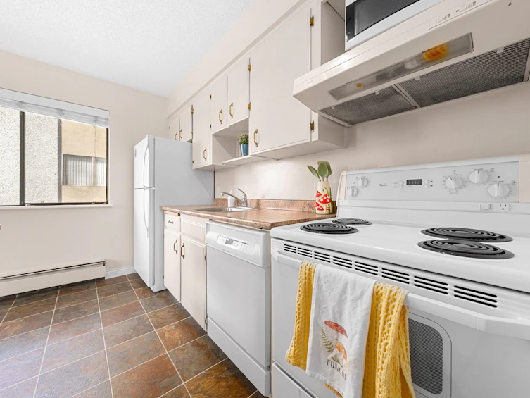 8-137 E 5th Street, North Vancouver, BC, V7L 1L3 - 11