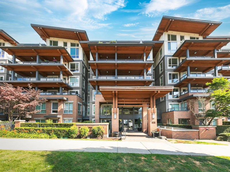 201 - 500 Royal Avenue, New Westminster BC V3L 0G5
