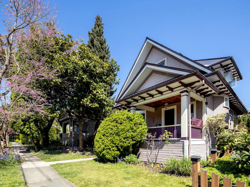329 Pine Street, New Westminster BC V3L 2T1