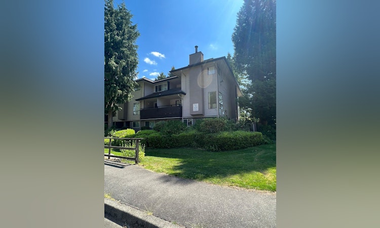10600 Holly Park Lane