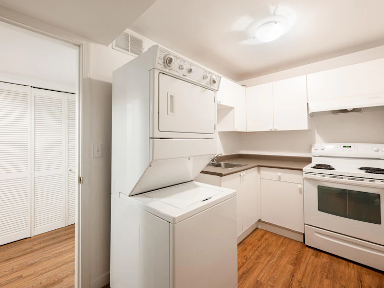 2905 Cliffrose Crescent, Coquitlam, BC, V3E 2S9 - 25