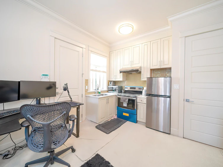 8580 Bairdmore Crescent, Richmond, BC, V7C 1M7 - 24