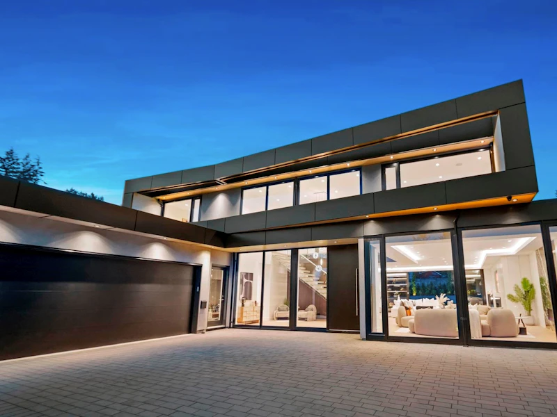 680 Westhyde Place, North Vancouver BC V7N 2Y4