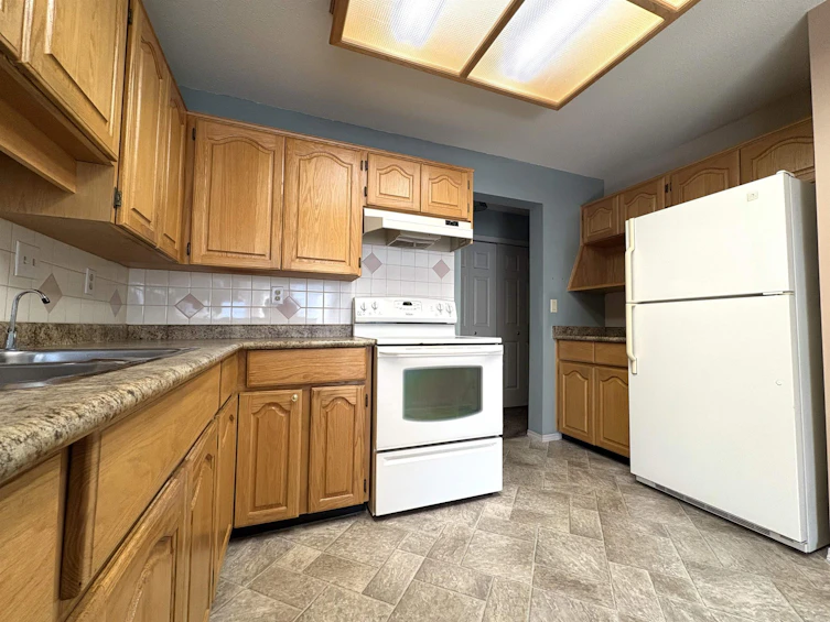 121-32853 Landeau Place, Abbotsford, BC, V2S 6S6 - 12