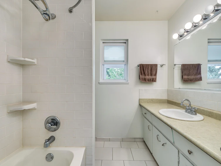 7182 Gibson Street, Burnaby, BC, V5A 1P3 - 7