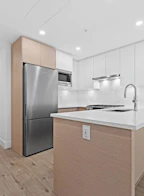 305 4788 Hastings Street