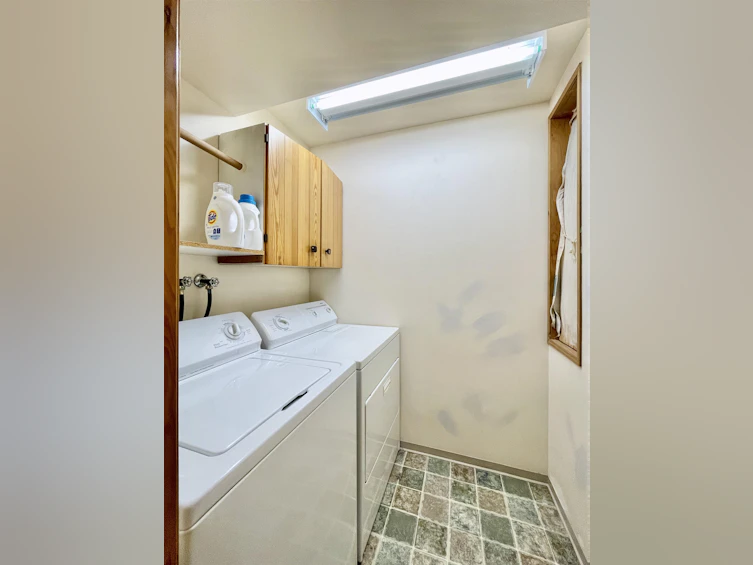 219 Seventh Street, Gibsons, BC, V0N 1V3 - 11