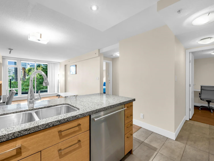 403-5958 Iona Drive, Vancouver, BC, V6T 2L2 - 4
