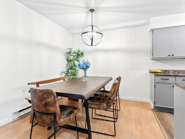 28-9521 Cardston Court, Burnaby, BC, V3N 4H8 - 9