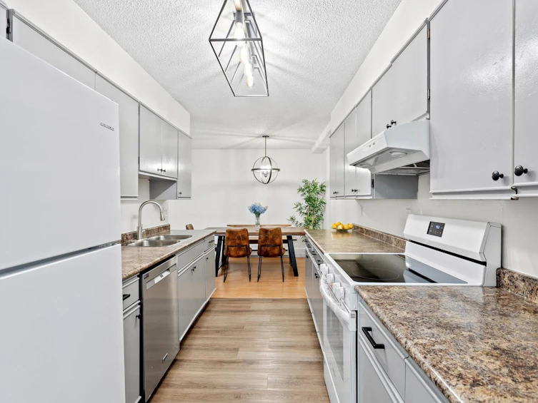 28-9521 Cardston Court, Burnaby, BC, V3N 4H8 - 18