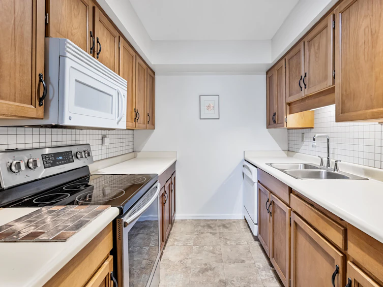 204-1458 Blackwood Street, Surrey, BC, V4B 3V4 - 6