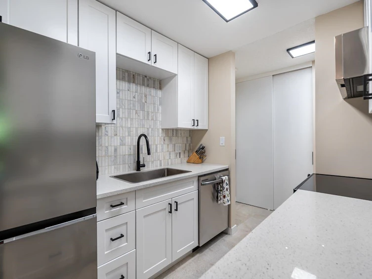 312-3921 Carrigan Court, Burnaby, BC, V3N 4J7 - 10
