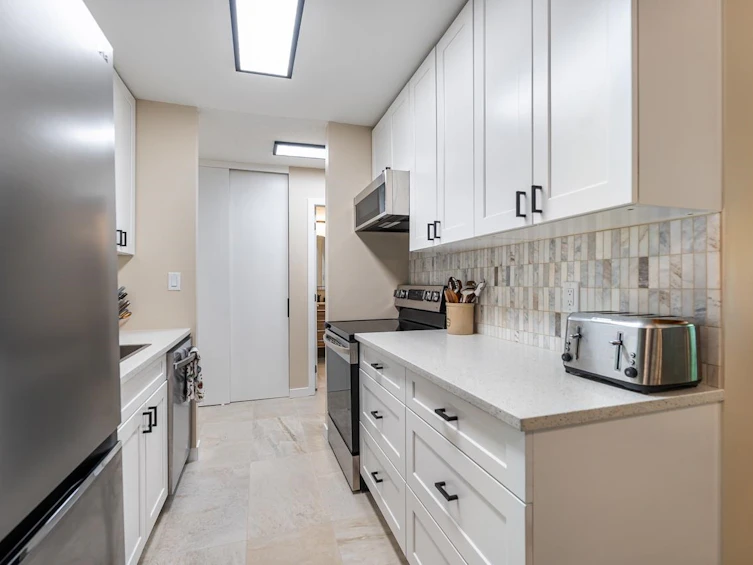 312-3921 Carrigan Court, Burnaby, BC, V3N 4J7 - 6