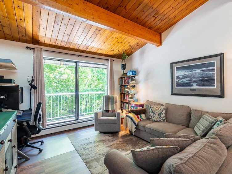 312-3921 Carrigan Court, Burnaby, BC, V3N 4J7 - 15