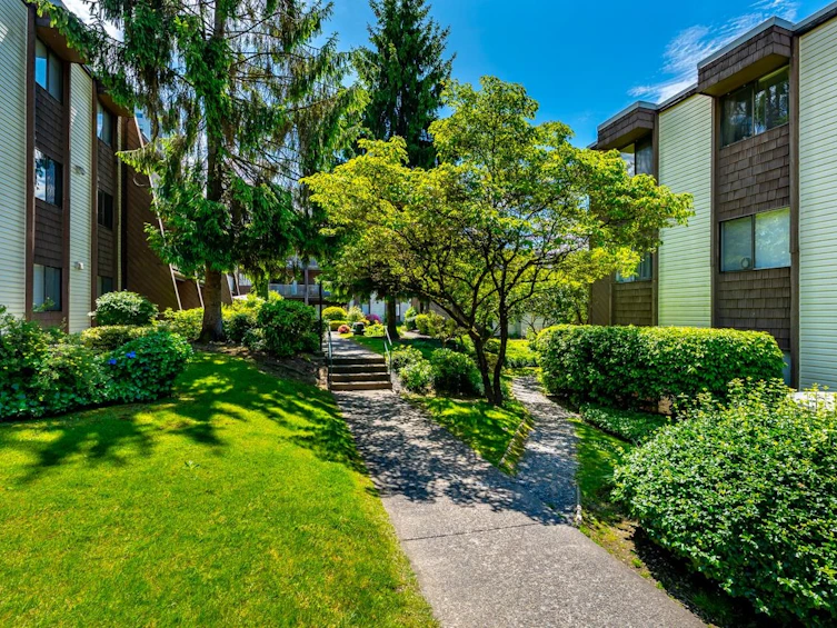 312-3921 Carrigan Court, Burnaby, BC, V3N 4J7 - 36