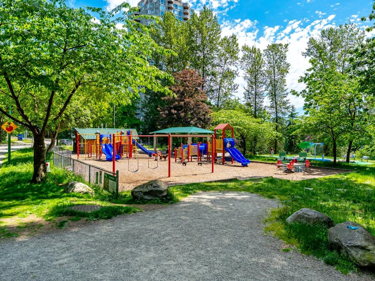 312-3921 Carrigan Court, Burnaby, BC, V3N 4J7 - 33