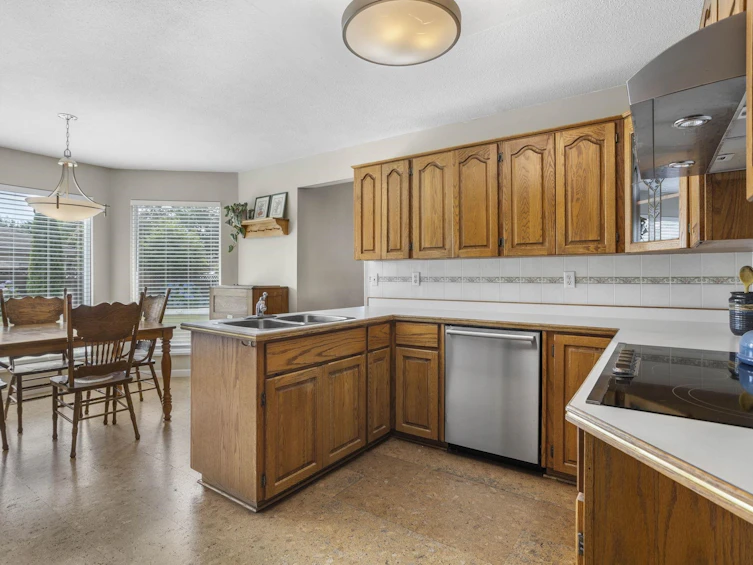 16060 93 Avenue, Surrey, BC, V4N 3E3 - 13