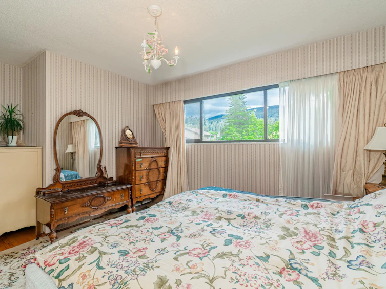 759 Vinedale Road, North Vancouver, BC, V7K 1A1 - 19