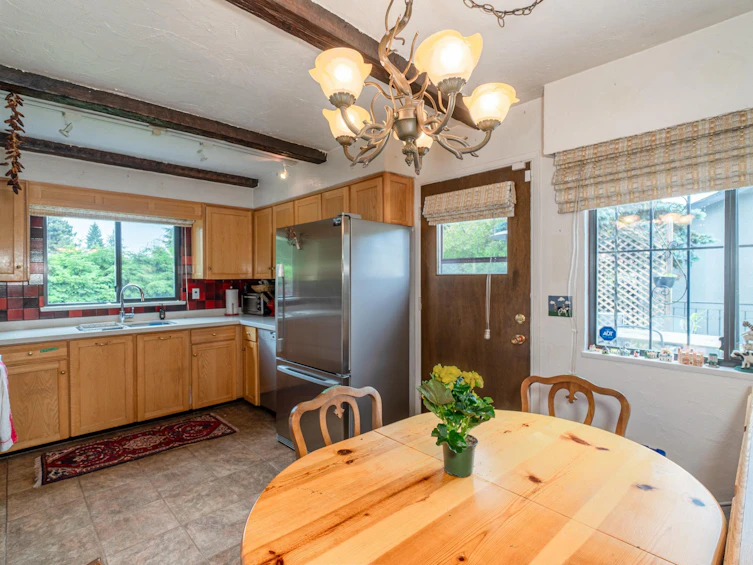 759 Vinedale Road, North Vancouver, BC, V7K 1A1 - 14