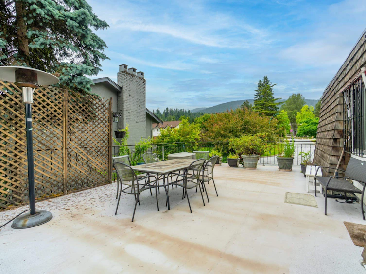 759 Vinedale Road, North Vancouver, BC, V7K 1A1 - 9