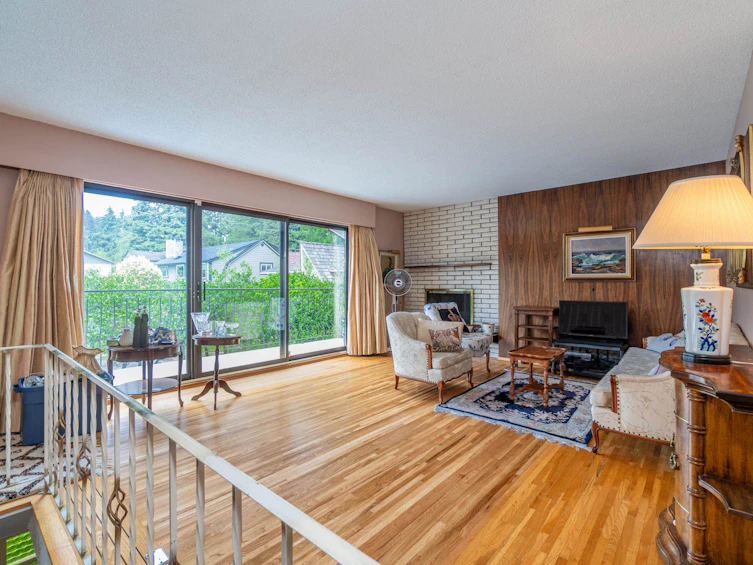 759 Vinedale Road, North Vancouver, BC, V7K 1A1 - 11