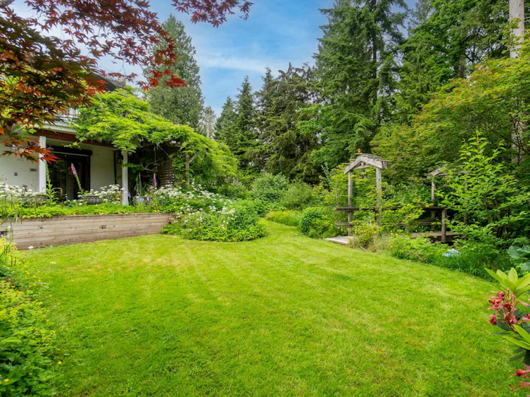 759 Vinedale Road, North Vancouver, BC, V7K 1A1 - 3