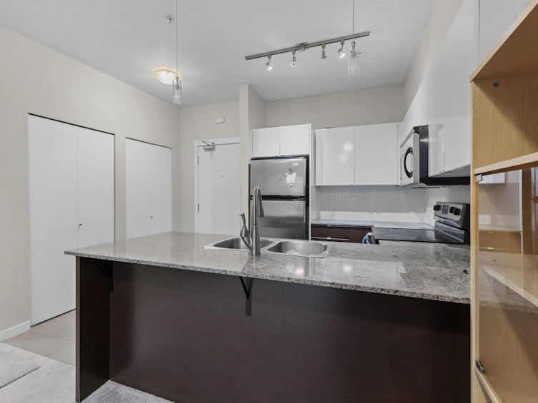 425-13733 107a Avenue, Surrey, BC, V3T 0B7 - 9
