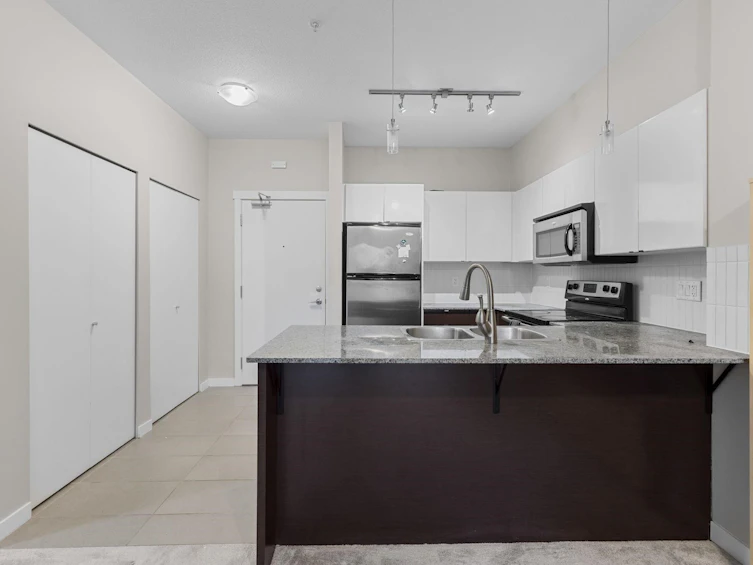425-13733 107a Avenue, Surrey, BC, V3T 0B7 - 8