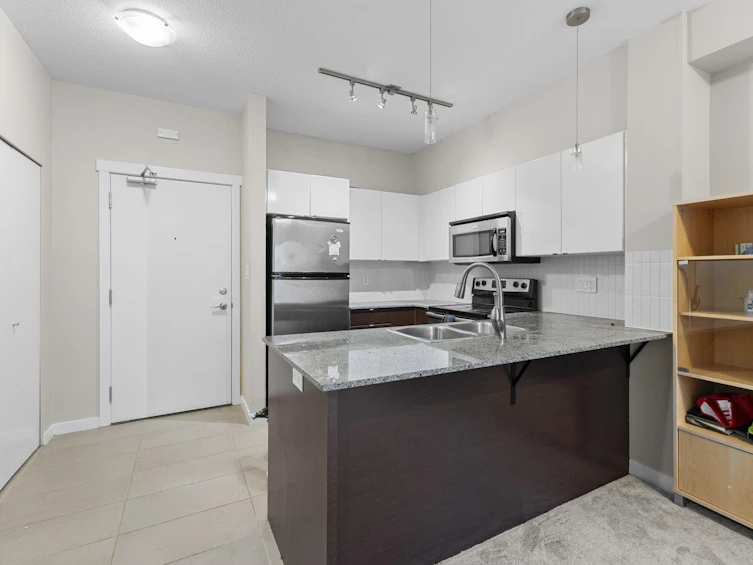 425-13733 107a Avenue, Surrey, BC, V3T 0B7 - 7