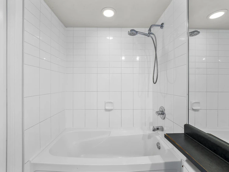 1402-2979 Glen Drive, Coquitlam, BC, V3B 0B2 - 27
