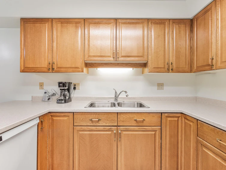 107-16350 14 Avenue, Surrey, BC, V4A 8J7 - 6