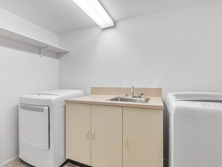 107-16350 14 Avenue, Surrey, BC, V4A 8J7 - 14