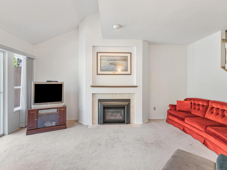 107-16350 14 Avenue, Surrey, BC, V4A 8J7 - 11
