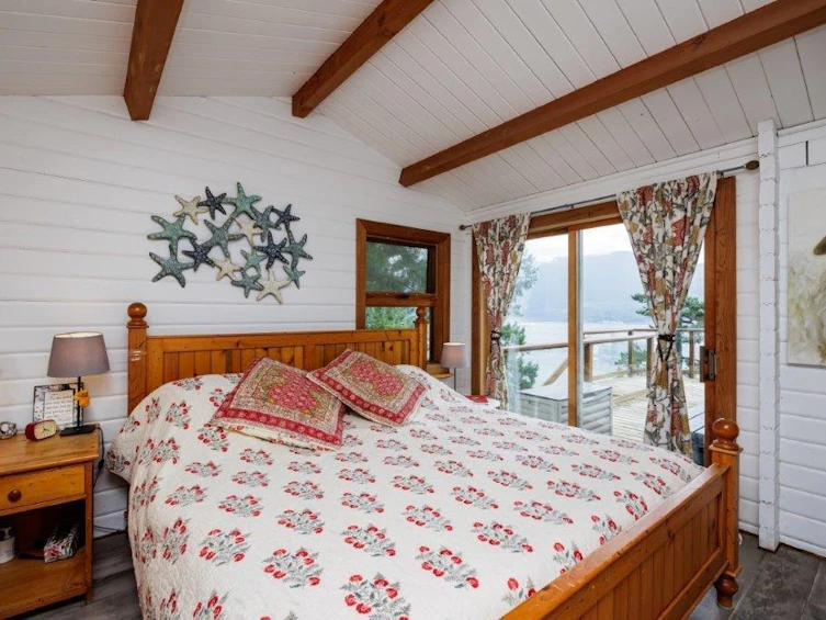 653 Cliff Road, Bowen Island, BC, V0N 1G1 - 13