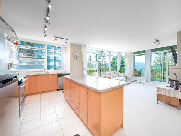 701-9222 University Crescent, Burnaby, BC, V5A 0A6 - 9