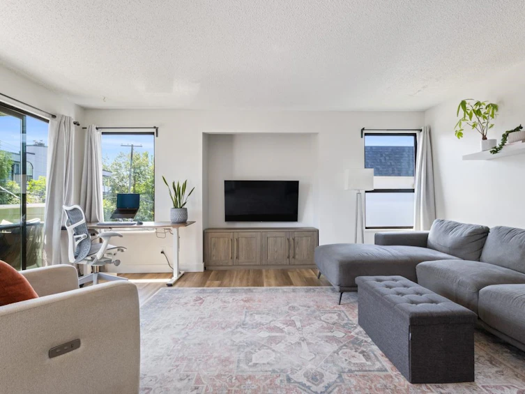 305-642 E 7th Avenue, Vancouver, BC, V5T 1P1 - 2