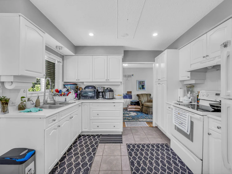 13733 67a Avenue, Surrey, BC, V3W 2C2 - 17