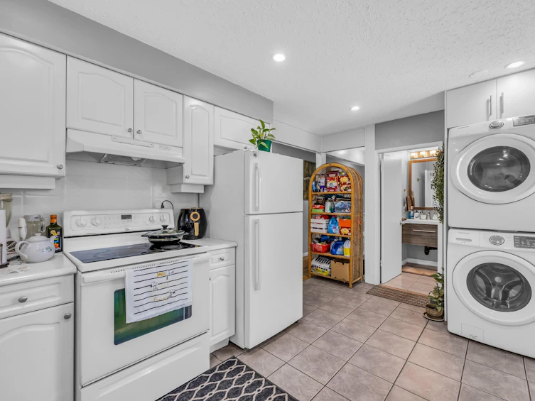 13733 67a Avenue, Surrey, BC, V3W 2C2 - 22